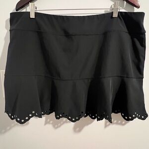 Vineyard Vines Black Mini Skirt with Scalloped Hem